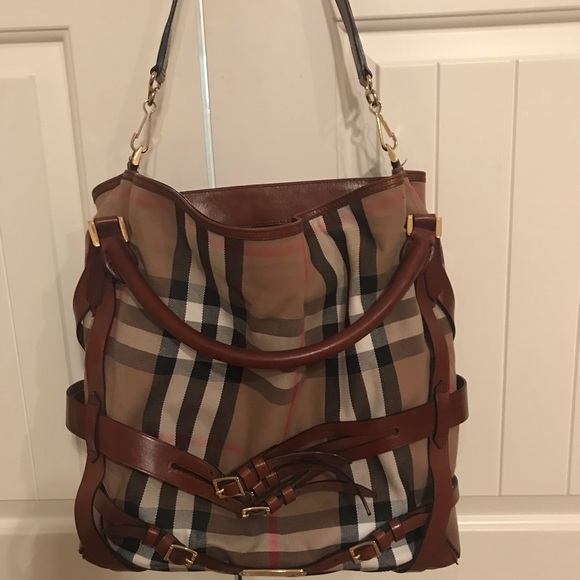 Burberry Handbags - Burberry Authentic Purse.  Additional photos